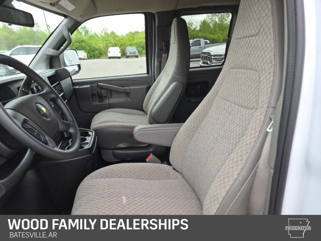 2025 Chevrolet Express Passenger RWD 3500 Extended Wheelbase LT