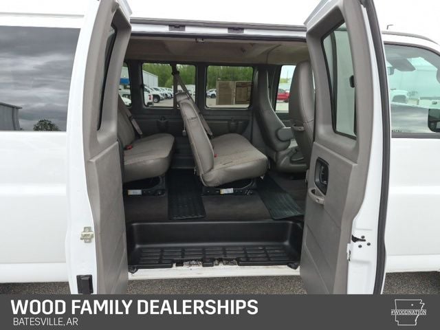 2025 Chevrolet Express Passenger RWD 3500 Extended Wheelbase LT