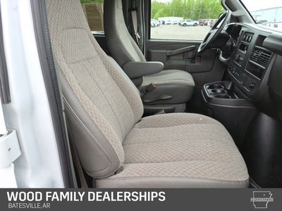 2025 Chevrolet Express Passenger RWD 3500 Extended Wheelbase LT
