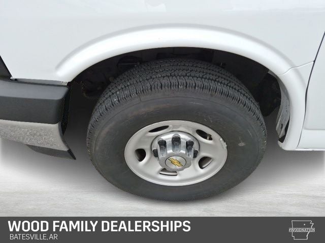 2025 Chevrolet Express Passenger RWD 3500 Extended Wheelbase LT