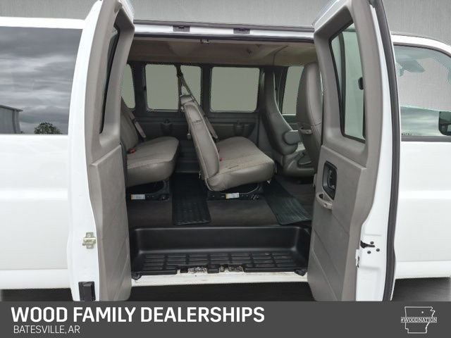2025 Chevrolet Express Passenger RWD 3500 Extended Wheelbase LT