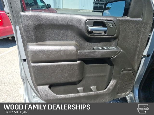 2023 Chevrolet Silverado 1500 4WD Crew Cab Short Bed Custom