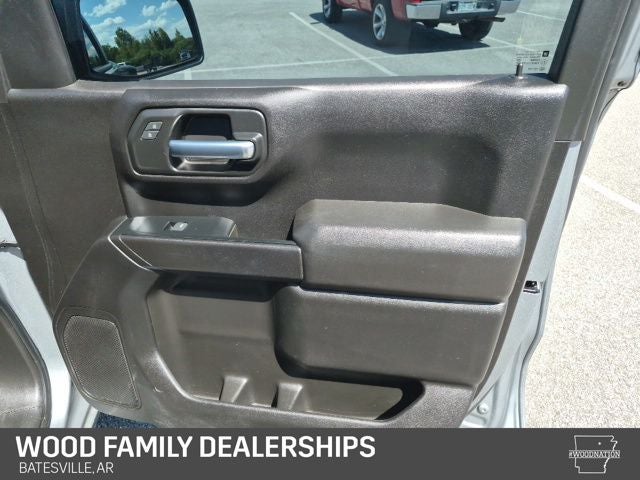 2023 Chevrolet Silverado 1500 4WD Crew Cab Short Bed Custom
