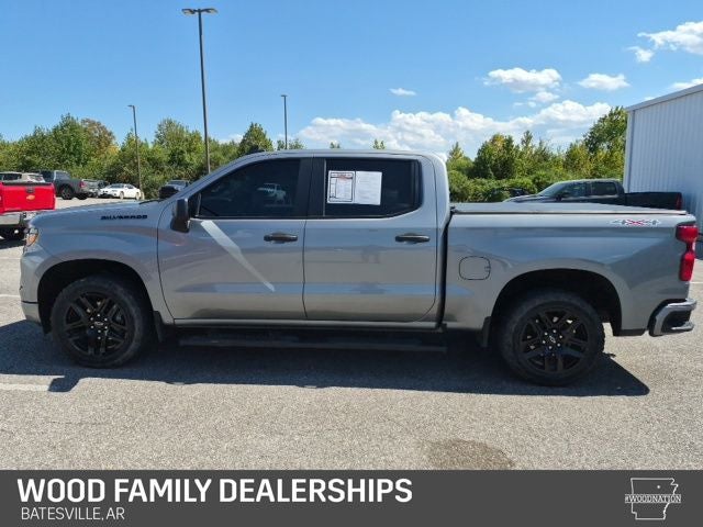 2023 Chevrolet Silverado 1500 4WD Crew Cab Short Bed Custom