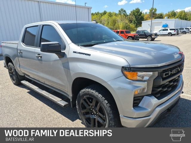 2023 Chevrolet Silverado 1500 4WD Crew Cab Short Bed Custom