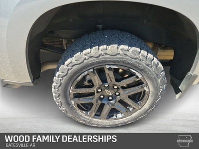 2023 Chevrolet Silverado 1500 4WD Crew Cab Short Bed Custom