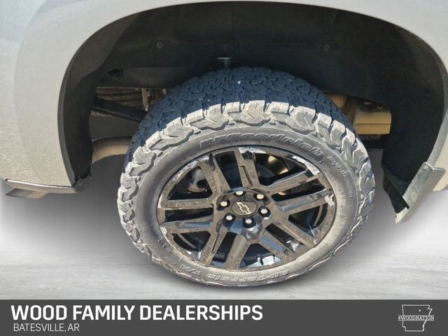 2023 Chevrolet Silverado 1500 4WD Crew Cab Short Bed Custom