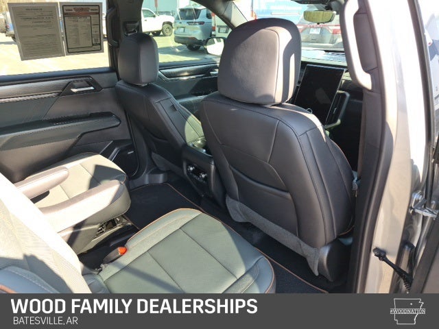 2025 GMC Acadia AWD AT4