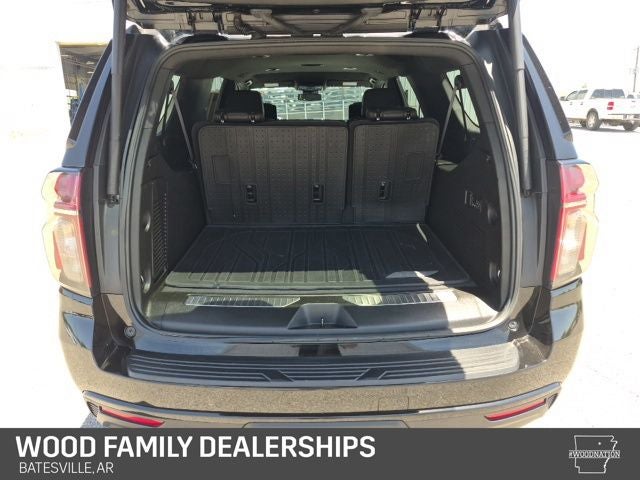 2023 Chevrolet Suburban 4WD RST