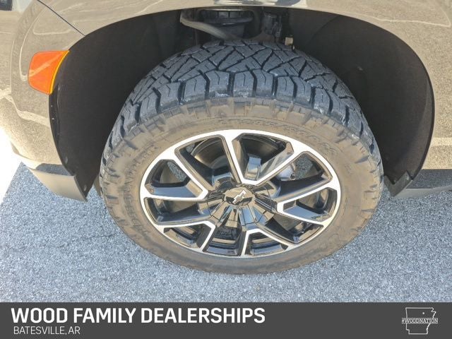 2023 Chevrolet Suburban 4WD RST