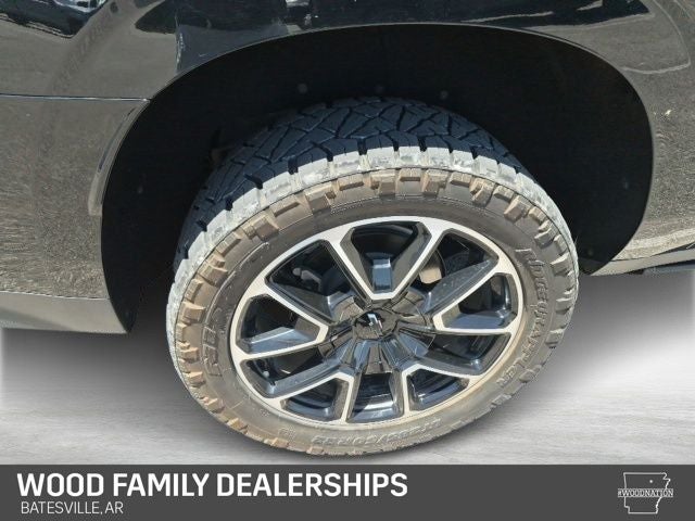 2023 Chevrolet Suburban 4WD RST