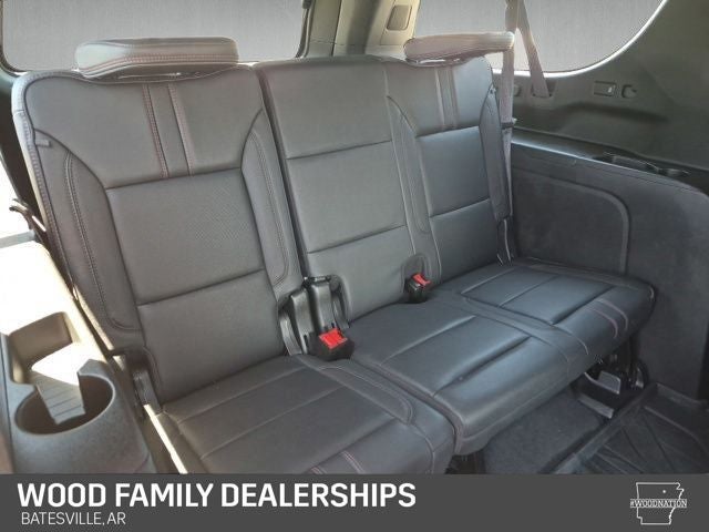2023 Chevrolet Suburban 4WD RST