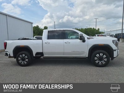 2024 GMC Sierra 2500HD 4WD Crew Cab Standard Bed Denali