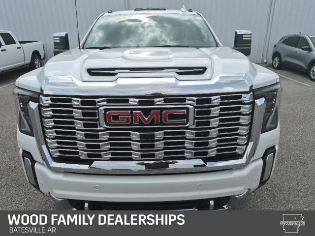 2024 GMC Sierra 2500HD 4WD Crew Cab Standard Bed Denali