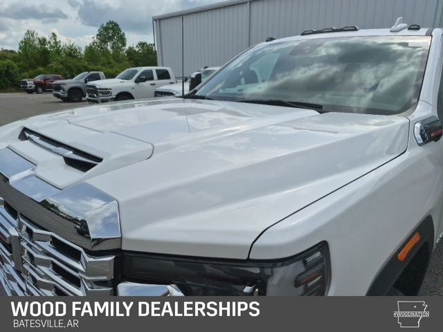 2024 GMC Sierra 2500HD 4WD Crew Cab Standard Bed Denali
