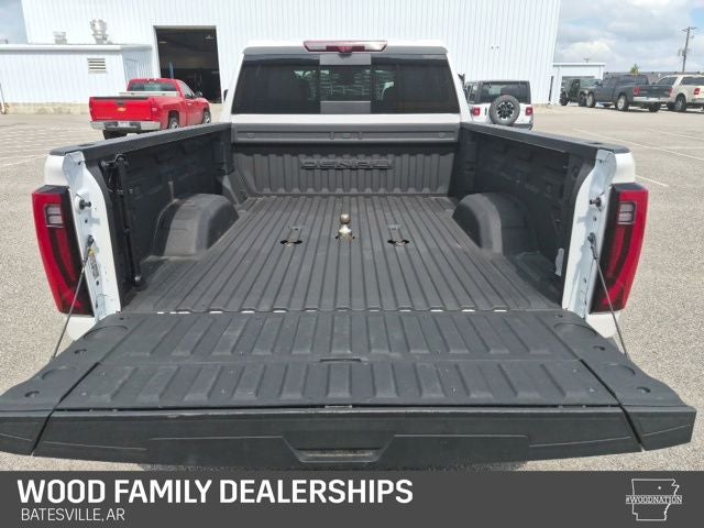 2024 GMC Sierra 2500HD 4WD Crew Cab Standard Bed Denali