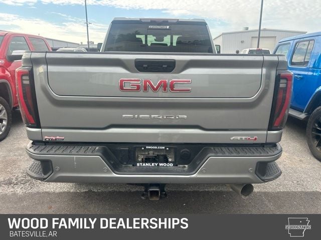 2025 GMC Sierra 2500HD 4WD Crew Cab Standard Bed AT4