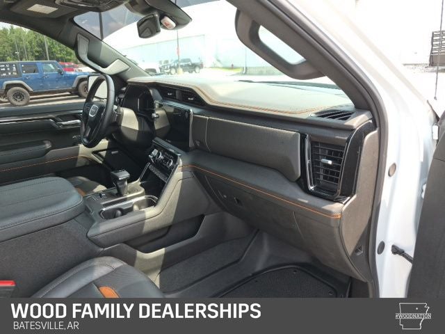 2024 GMC Sierra 1500 4WD Crew Cab Short Box AT4