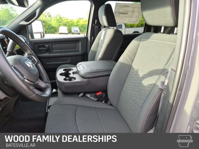 2026 RAM Ram 2500 RAM 2500 BLACK EXPRESS CREW CAB 4X4 6'4' BOX
