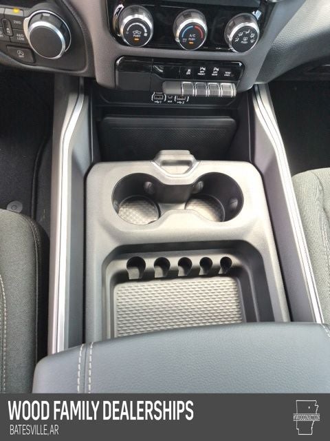 2026 RAM Ram 1500 RAM 1500 EXPRESS CREW CAB 4X4 5'7' BOX