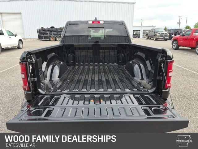 2026 RAM Ram 1500 RAM 1500 EXPRESS CREW CAB 4X4 5'7' BOX