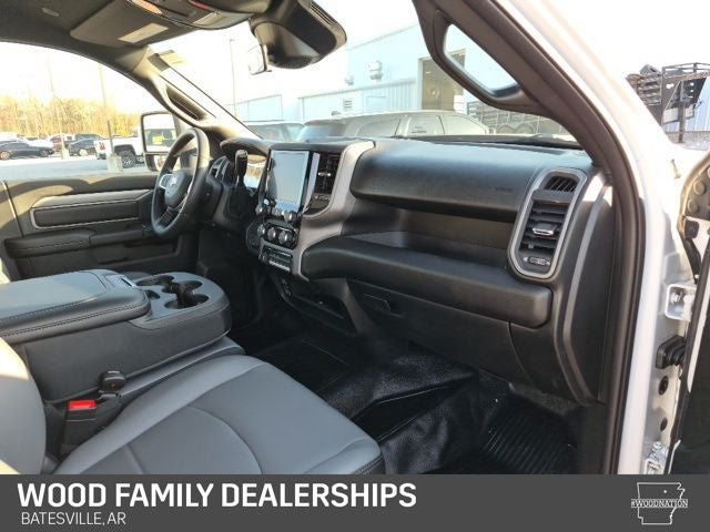 2026 RAM Ram 5500 Chassis Cab RAM 5500 TRADESMAN CHASSIS REGULAR CAB 4X4 84' CA