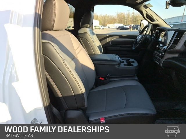 2026 RAM Ram 5500 Chassis Cab RAM 5500 TRADESMAN CHASSIS REGULAR CAB 4X4 84' CA