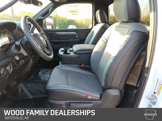 2026 RAM Ram 5500 Chassis Cab RAM 5500 TRADESMAN CHASSIS REGULAR CAB 4X4 84' CA