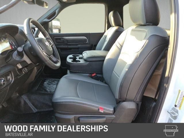 2026 RAM Ram 5500 Chassis Cab RAM 5500 TRADESMAN CHASSIS REGULAR CAB 4X4 84' CA