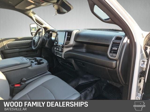 2026 RAM Ram 5500 Chassis Cab RAM 5500 TRADESMAN CHASSIS REGULAR CAB 4X4 84' CA