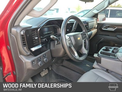 2023 Chevrolet Silverado 1500 4WD Crew Cab Standard Bed LT