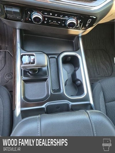 2024 GMC Sierra 1500 4WD Crew Cab Short Box Elevation with 3SB