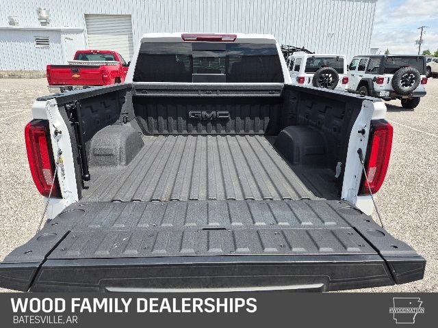 2023 GMC Sierra 1500 4WD Crew Cab Short Box SLT
