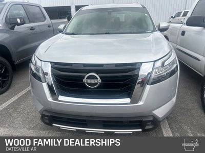 2023 Nissan Pathfinder Platinum 4WD
